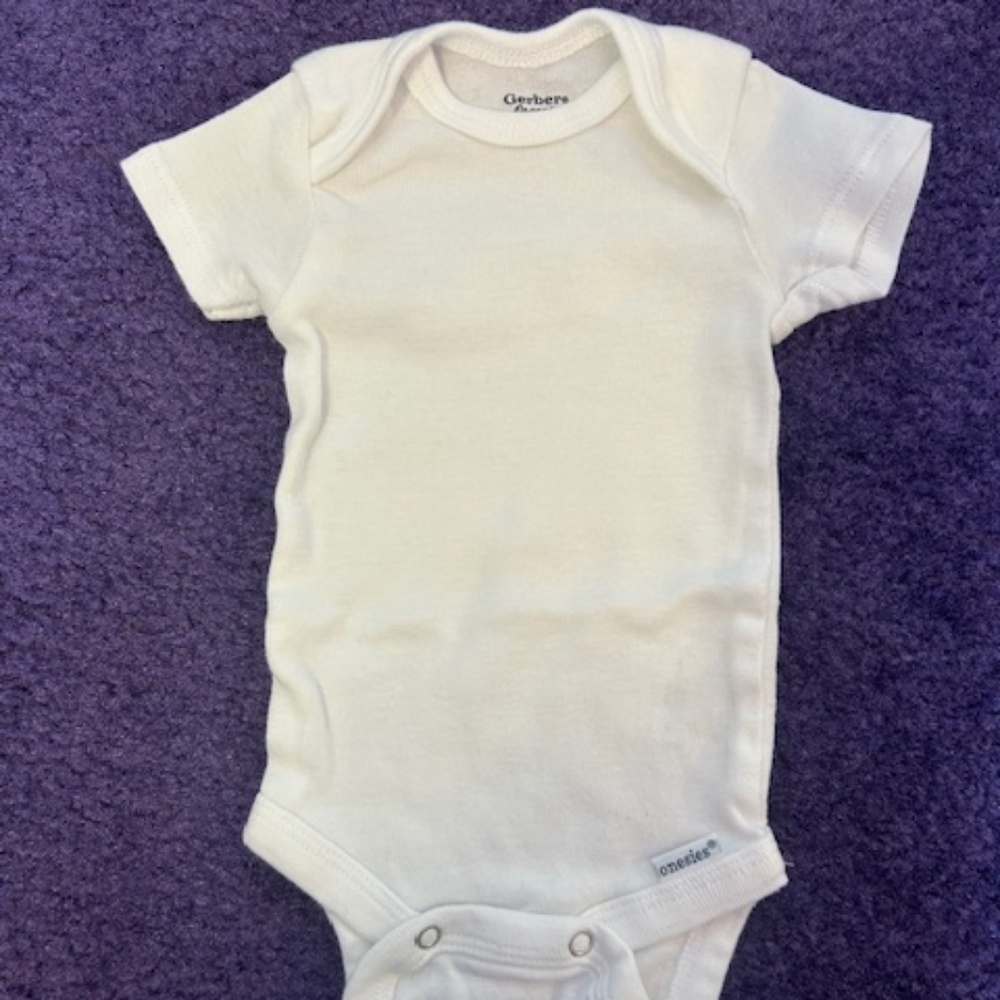 Gerber Organic White Onesies - 0-3 month - Set of 6 - Picture 4 of 4